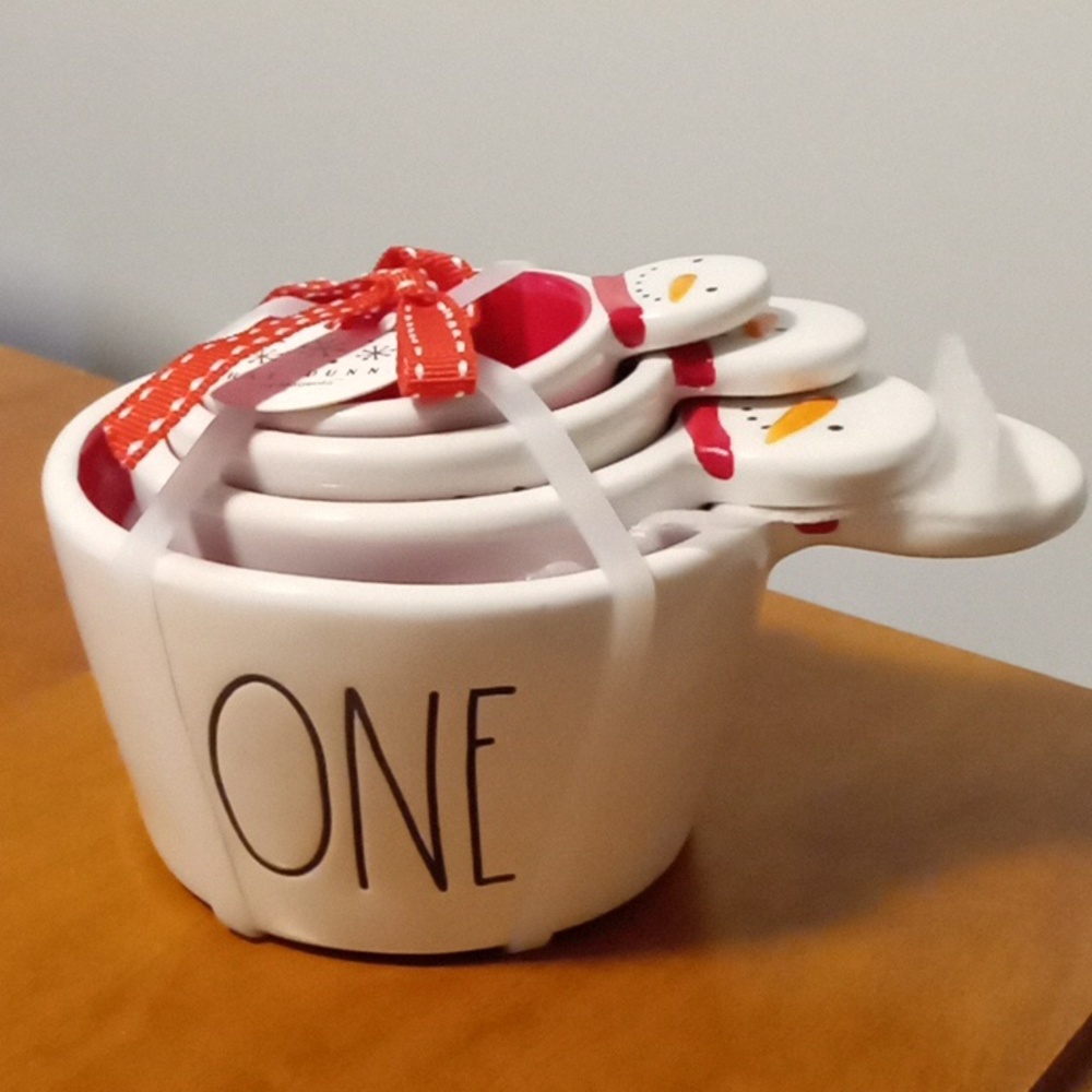 Rae Dunn Snowmen measuring cup set ⛄⛄⛄⛄⛄